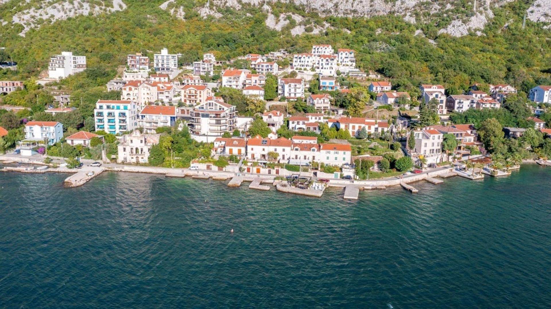 Apartments Boka Blue Dobrota Kotor Exterior photo